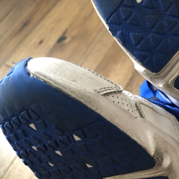 Nike Air Huarache Running Shoes - Picture 14 of 15